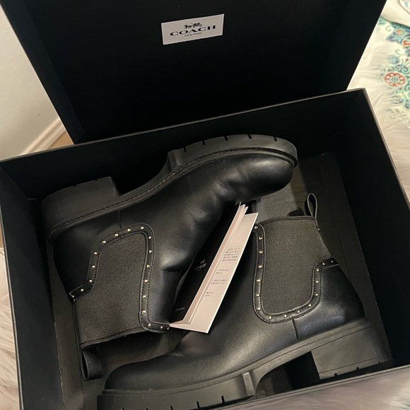 COACH LORY Leather bootie black 7.5B - Picture 1 of 15